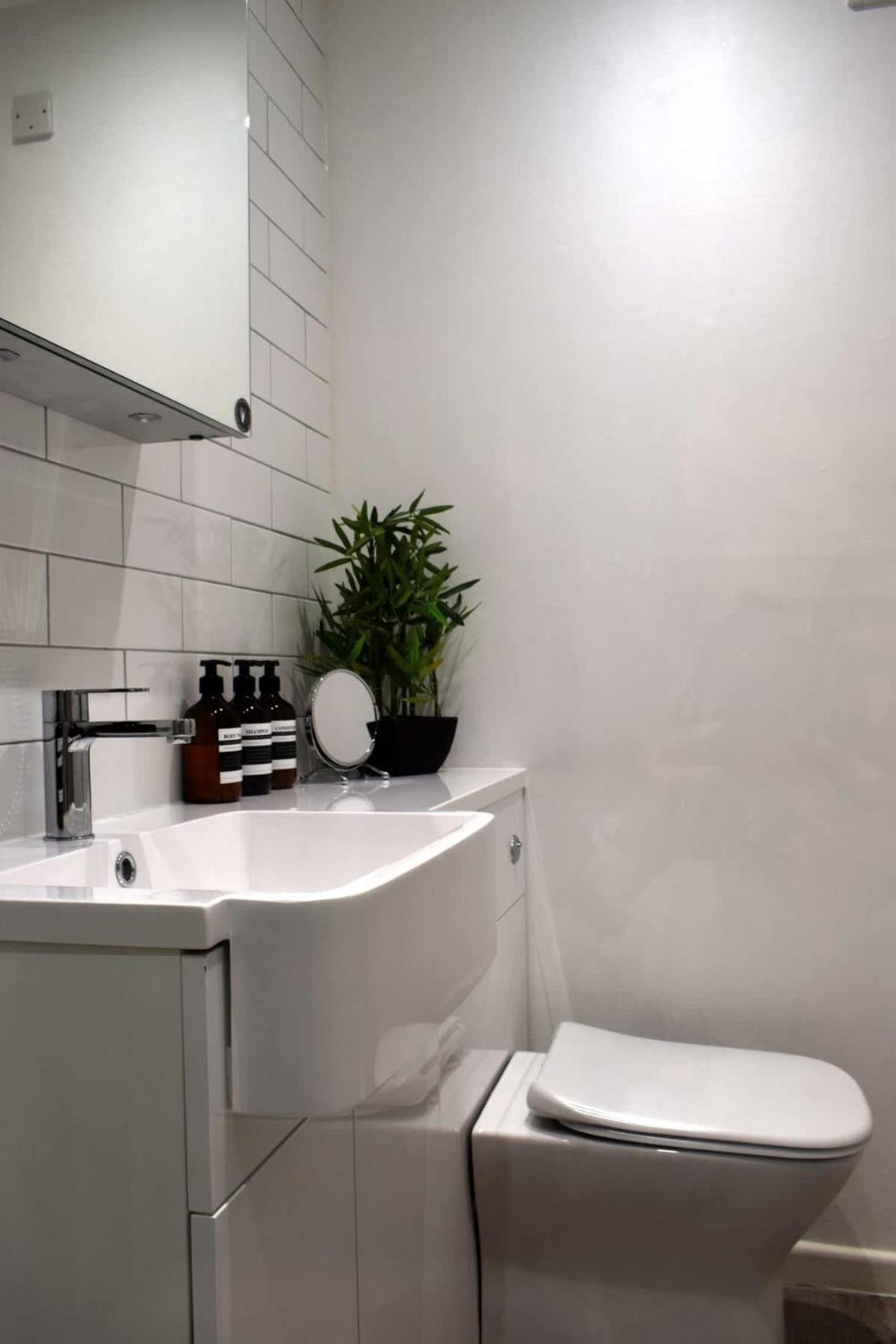 Breathtaking High Street Townhouse With Stunning Sea Views At 'The Old Fishermans Townhouse' 팰머스 외부 사진