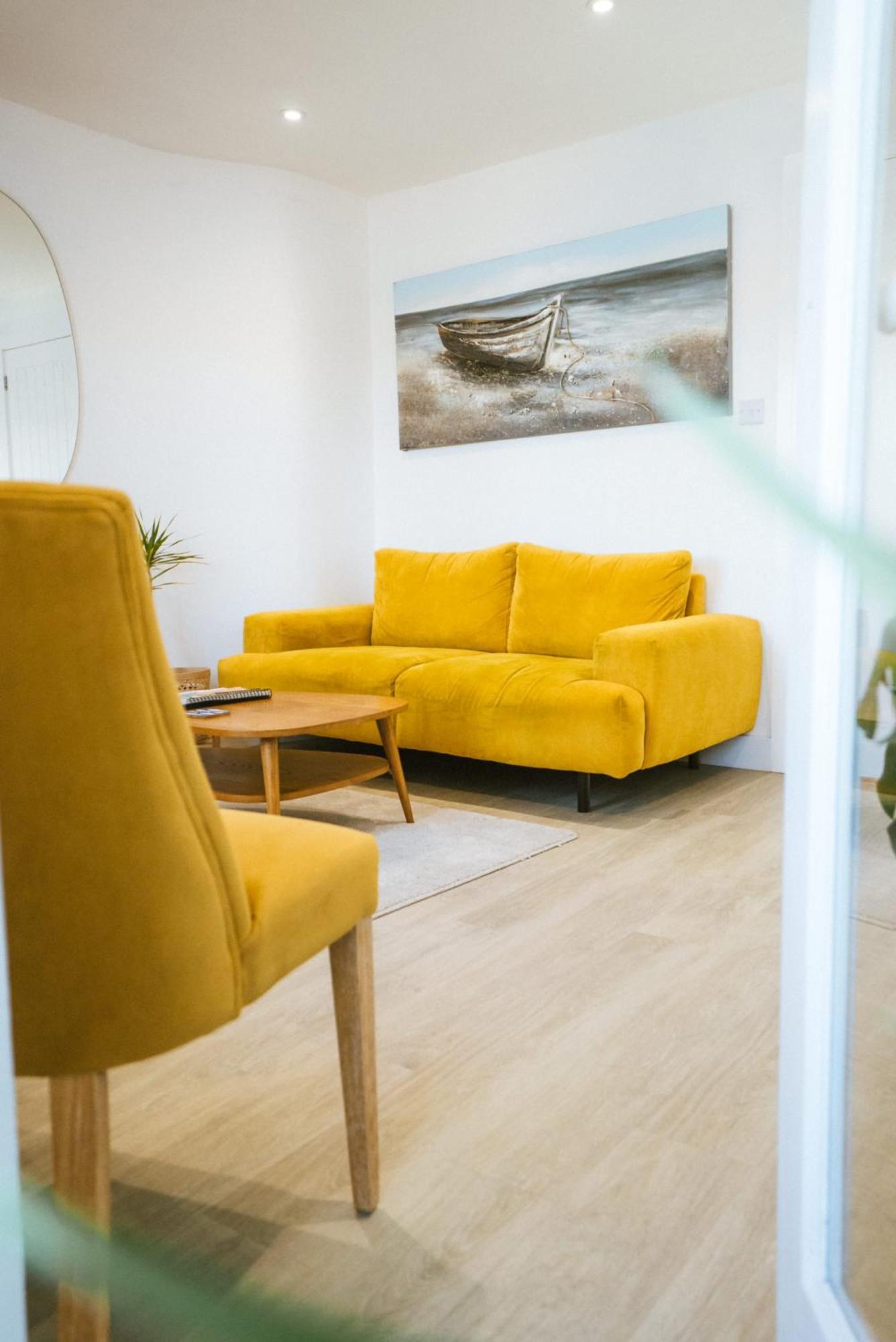 Breathtaking High Street Townhouse With Stunning Sea Views At 'The Old Fishermans Townhouse' 팰머스 외부 사진