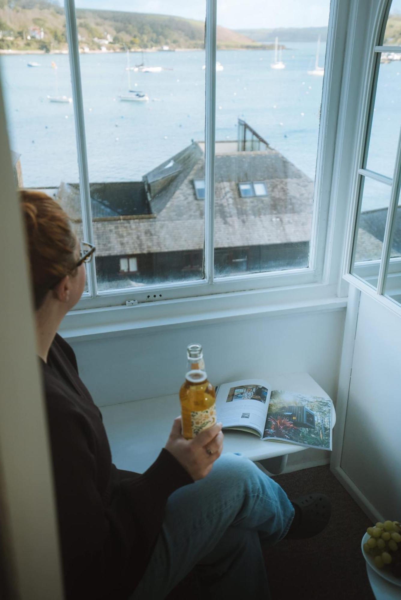 Breathtaking High Street Townhouse With Stunning Sea Views At 'The Old Fishermans Townhouse' 팰머스 외부 사진