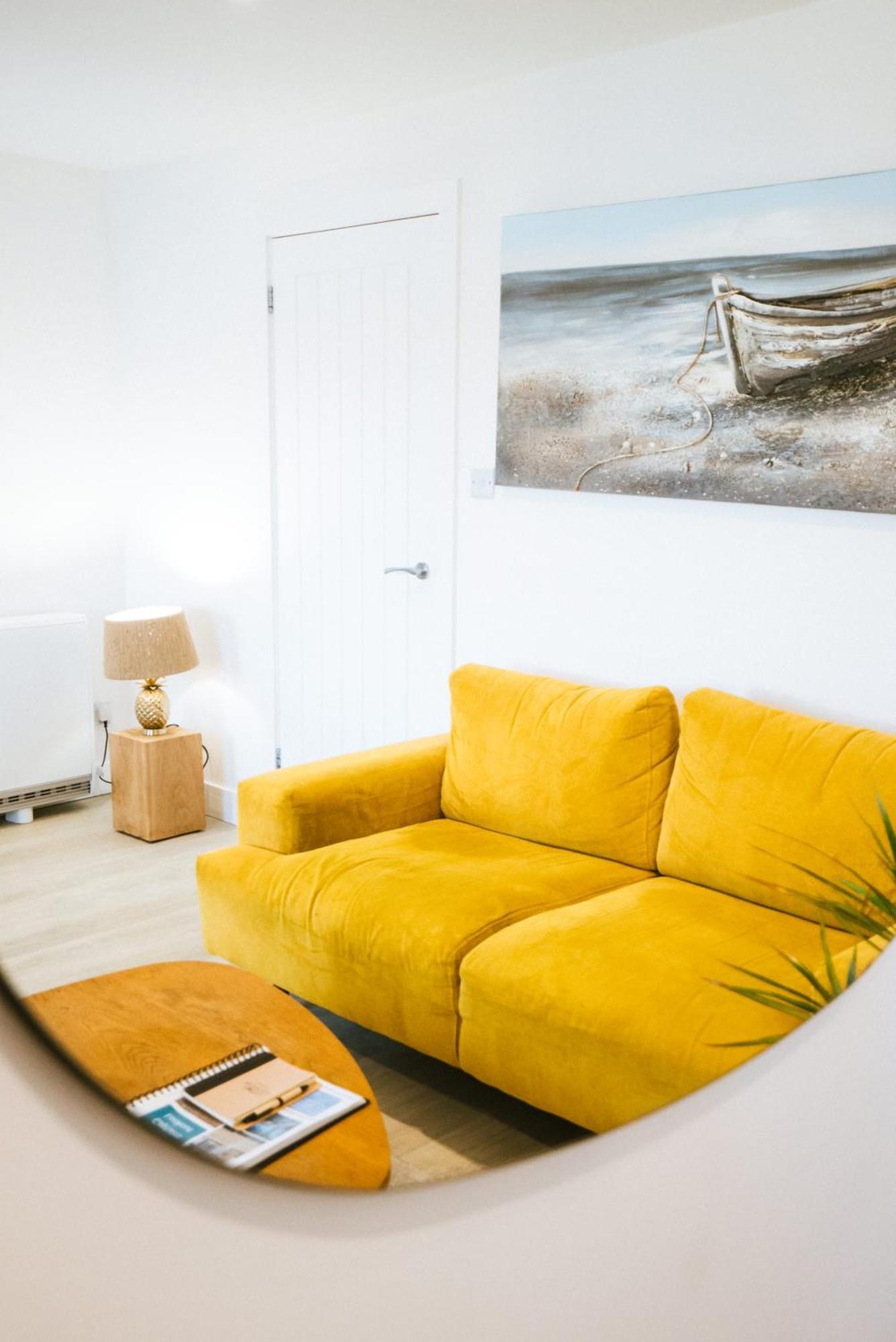 Breathtaking High Street Townhouse With Stunning Sea Views At 'The Old Fishermans Townhouse' 팰머스 외부 사진