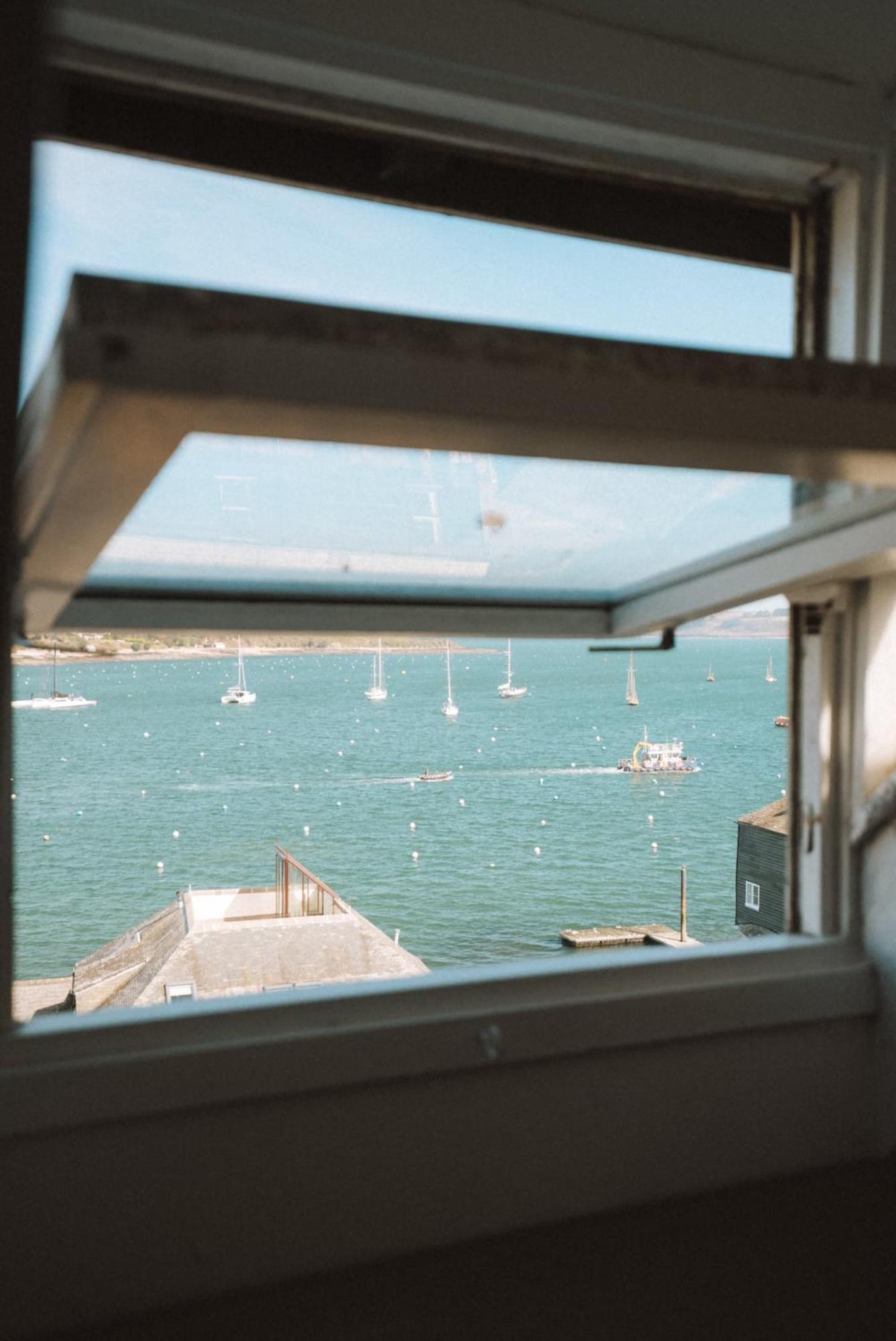 Breathtaking High Street Townhouse With Stunning Sea Views At 'The Old Fishermans Townhouse' 팰머스 외부 사진